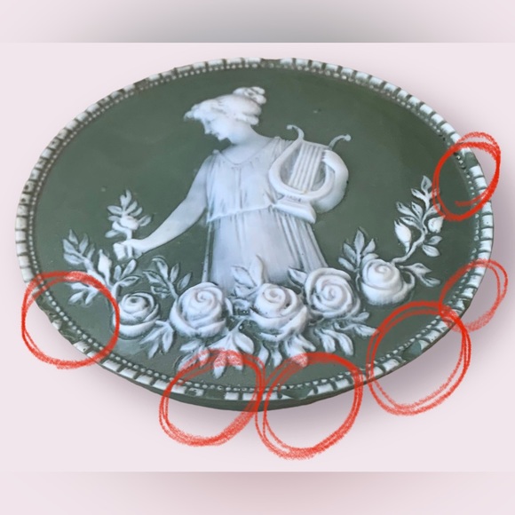Vintage German Jasperware Jewelry Trinket Box Powder Box Cameo Motif Sage Green - Picture 13 of 14